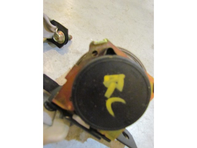 2003 Infiniti M45 Rear Center Seat Belt & Buckle