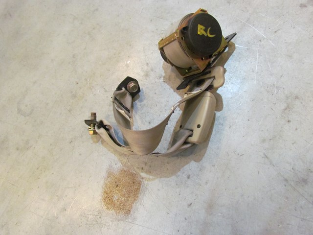 2003 Infiniti M45 Rear Center Seat Belt & Buckle