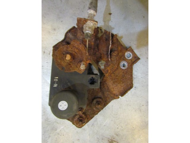 2003 Infiniti M45 Actuator Cable from Resonator