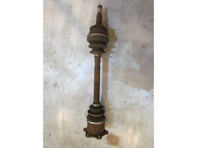 2003 Infiniti M45 Rear RH Passenger Axle
