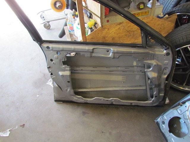 2006 Infiniti G35x Front LH Drivers Door Shell