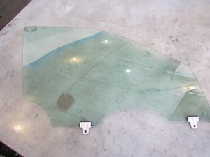 2006 Infiniti G35x Front RH Passenger Door Glass