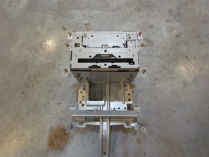 2006 Infiniti G35x Disc Changer w/Bracket 28185 CM30A