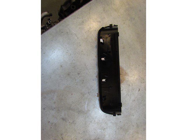 2006 Infiniti G35x Clock Trim Bottom Panel K1053AC701