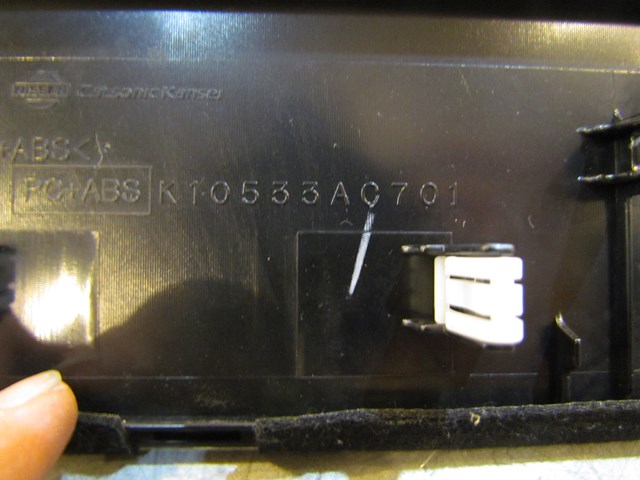 2006 Infiniti G35x Clock Trim Bottom Panel K1053AC701