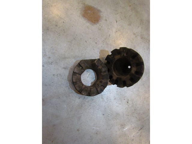 2006 Infiniti G35x Rear Coil Spring Bushing