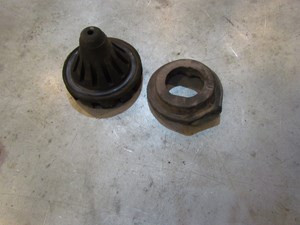 2006 Infiniti G35x Rear Coil Spring Bushing