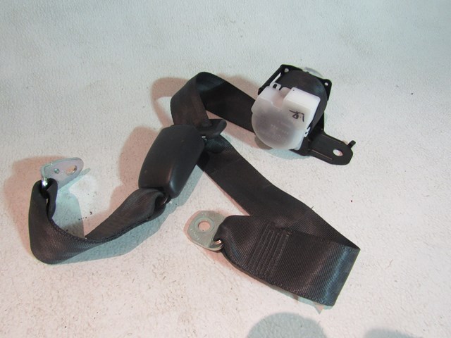 2006 Infiniti G35x LH Driver Rear Seat Belt & Buckle