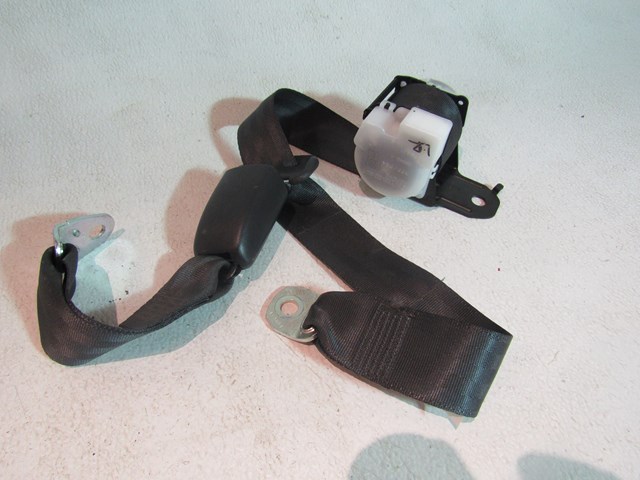 2006 Infiniti G35x LH Driver Rear Seat Belt & Buckle