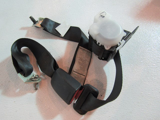 2005 2006 Infiniti G35 Sedan Center Rear Seat Belt & Buckle - Black