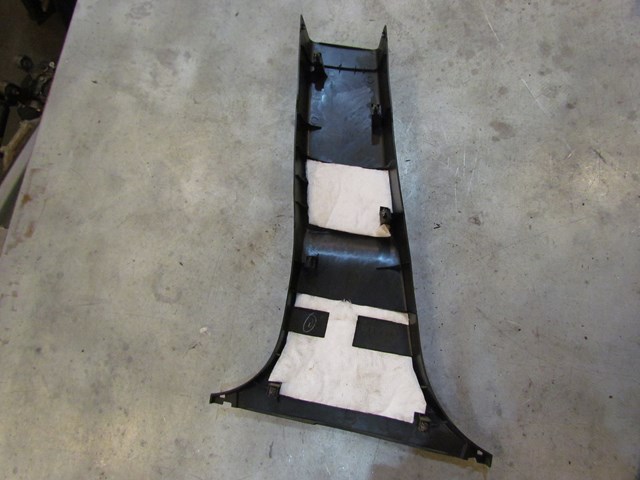 2006 Infiniti G35x RH Lower B Pillar Trim Panel 76915 AL500