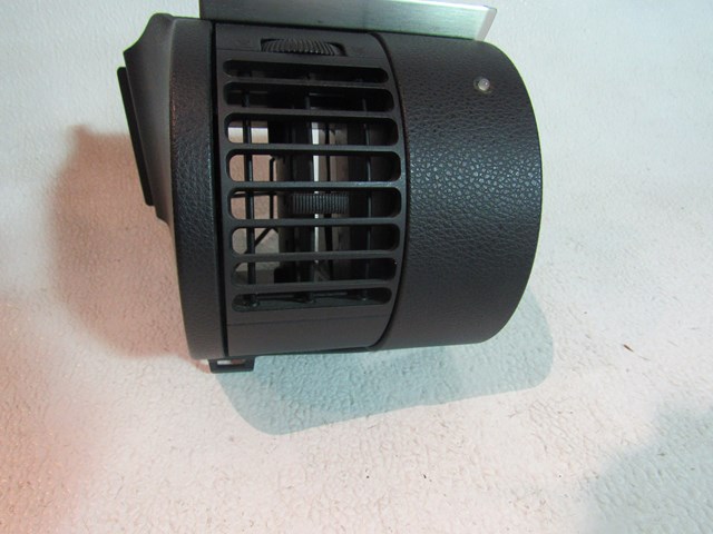 2006 Infiniti G35x LH Dash Vent 68410AC700