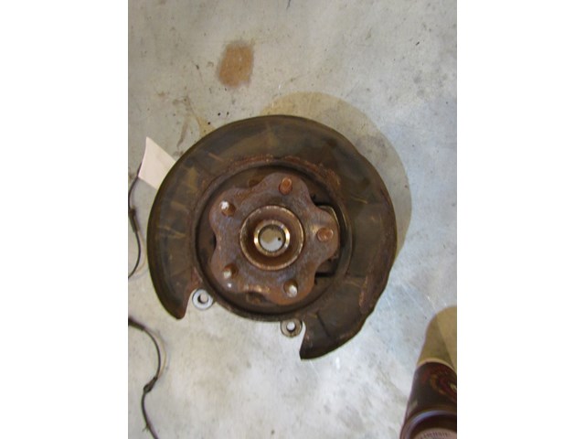 2006 Infiniti G35x Rear LH Spindle- Needs Bushings