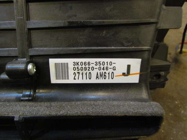 2006 Infiniti G35X Heater Core Assembly 27110 AM610