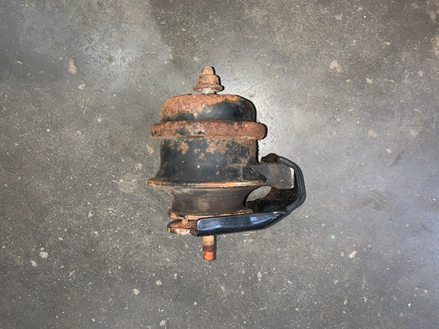 2006 Infiniti G35x RH Passenger Engine Mount Motor Mount