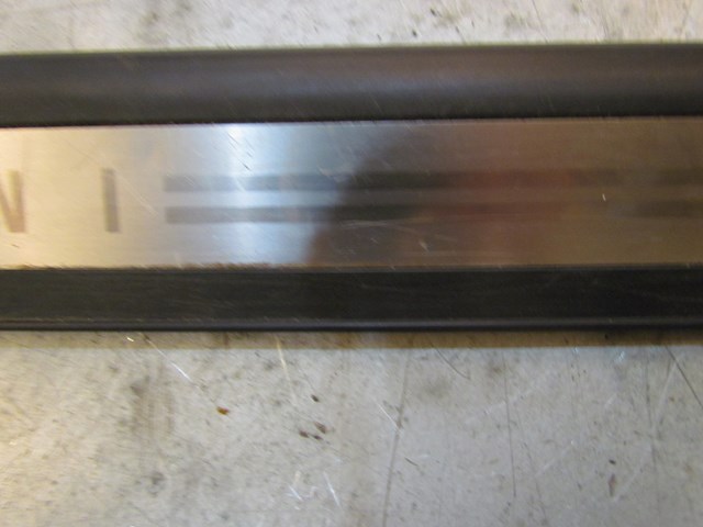 2006 Infiniti G35x Front LH Door Sill Kick Plate-See Description