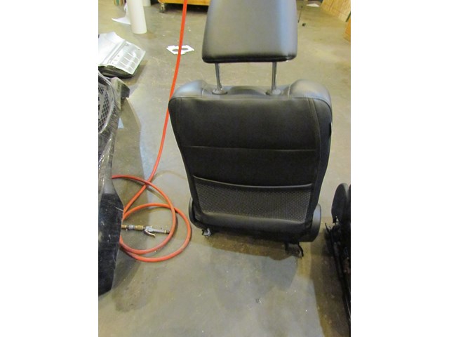 2006 Infiniti G35x Front RH Passenger Seat-See Description