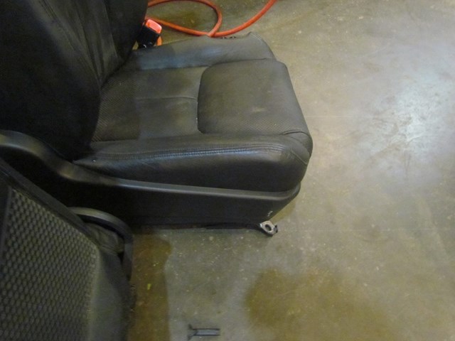 2006 Infiniti G35x Front RH Passenger Seat-See Description