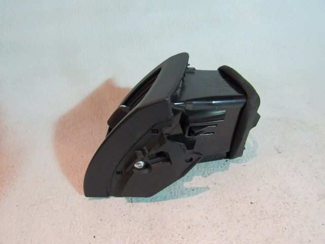 2007 Infiniti G35 G37 RH Dash Vent 68760 JK00A