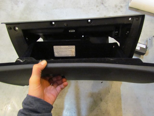 2007 Infiniti G35x RH Glove Box