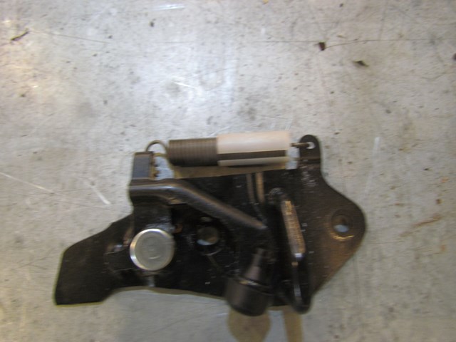 2007 Infiniti G35x Sedan Trunk Striker