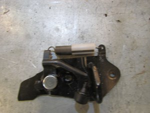 2007 Infiniti G35x Sedan Trunk Striker