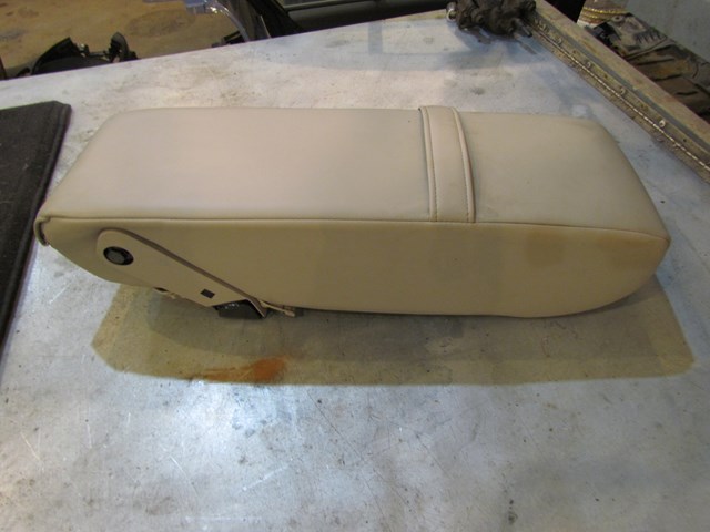 2007 Infiniti G35x Rear Arm Rest--Stone