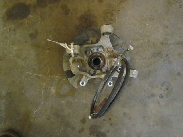 2007 Infiniti G35X Sedan RH Passenger Rear Spindle