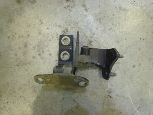 2007 Infiniti G35X Sedan LH Driver Rear Door Hinge Set