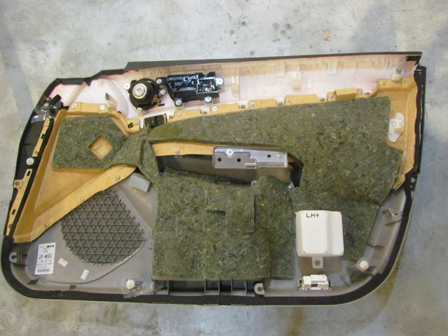 2007 Infiniti G35x Front LH Door Panel-See Description