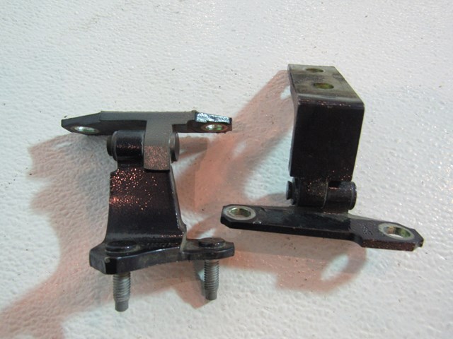 07 08 Infiniti G35 Sedan RH Passenger Rear Door Hinge Set