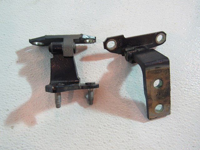 07 08 Infiniti G35 Sedan RH Passenger Rear Door Hinge Set
