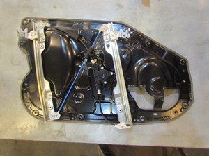 2007 Infiniti G35x Front RH Window Motor & Regulator
