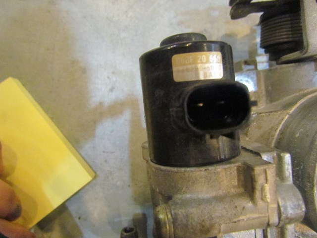 1996 Mazda Miate Throttle Body w/Sensor BGBF 20 660