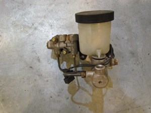 1996 Mazda Miata MX-5 Brake Master Cylinder 