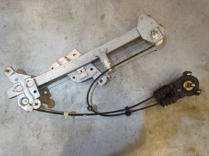 1996 Mazda Miata MX-5 RH MANUAL Window Regulator