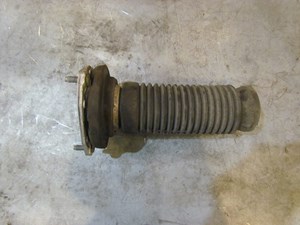 2008 Infiniti G37 LH Front Strut Top With Boot