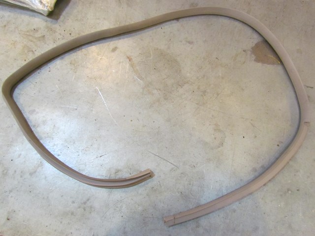 2003 Subaru Baja LH Driver Front Upper Body Door Seal