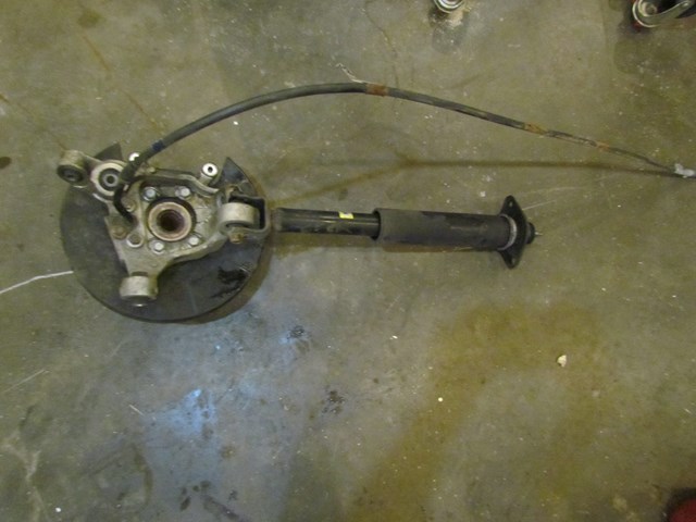 2005 Nissan 350Z Convertible RH Rear Spindle And Shock 