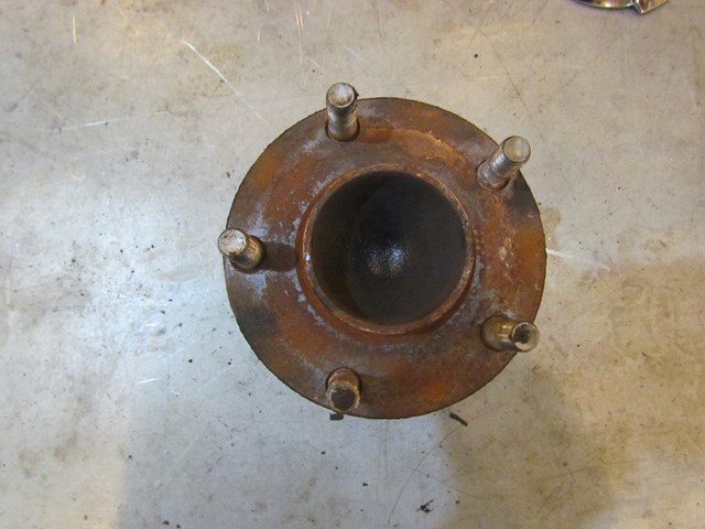 2005 Nissan 350Z RH Front Hub And Wheel Bearing 