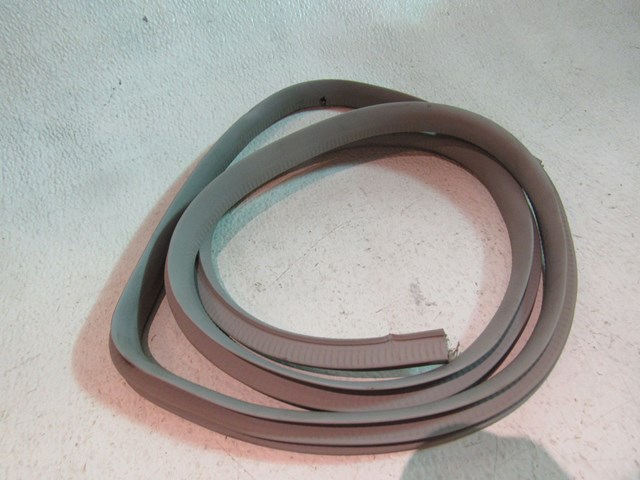 2003 Subaru Baja RH Passenger Front Upper Door Seal On Body