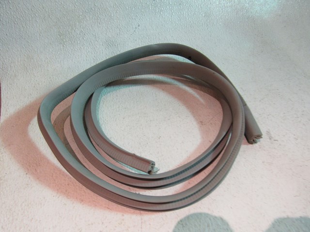 2003 Subaru Baja RH Passenger Front Upper Door Seal On Body