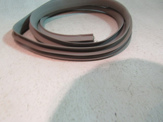 2003 Subaru Baja RH Passenger Front Upper Door Seal On Body