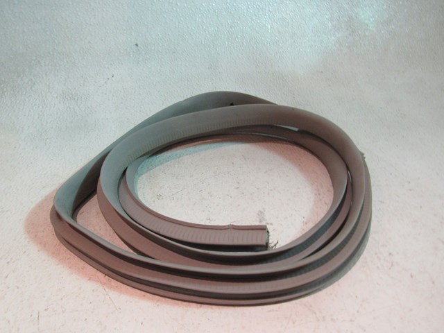 2003 Subaru Baja RH Passenger Front Upper Door Seal On Body