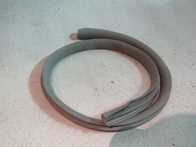 2003 Subaru Baja Rear RH Passenger Body Seal