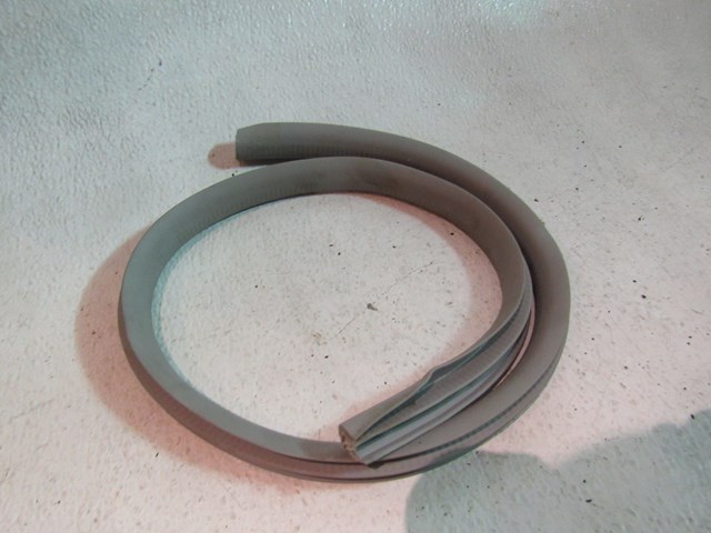 2003 Subaru Baja Rear RH Passenger Body Seal