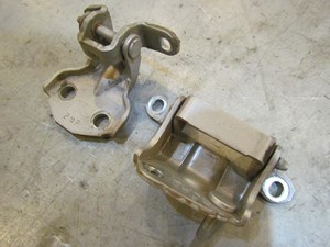 2003 Subaru Baja Rear RH Passenger Door Hinge Set