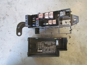 2003 Subaru Baja Under Hood Fuse Box