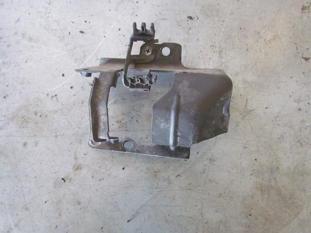 2003 Subaru Baja RH Fuel Rail Cover