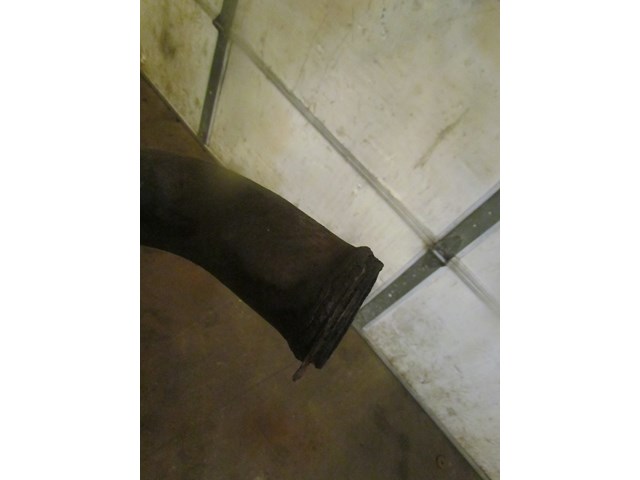 2005 Nissan 350Z Convertible Exhaust Resonator. Rear Flange Rusted Off